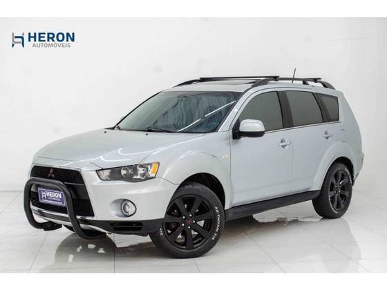 MITSUBISHI OUTLANDER 3.0 4X4 V6 24V GASOLINA 4P AUTOMÁTICO